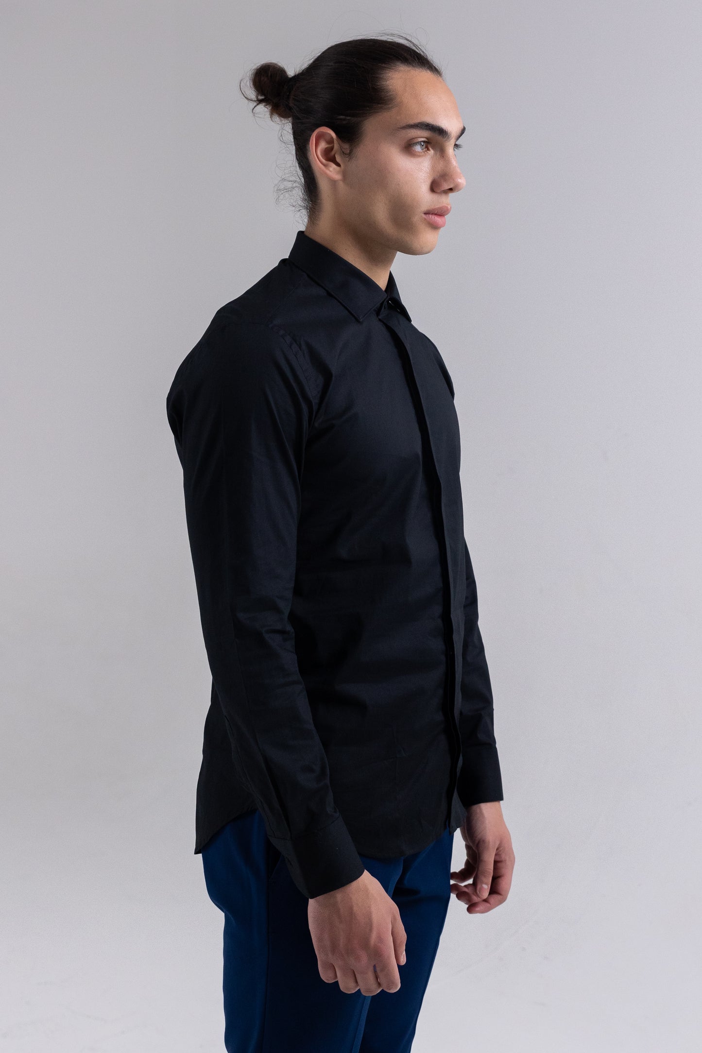SLIM FIT DUBAI SHIRT IN BLACK COTTON
