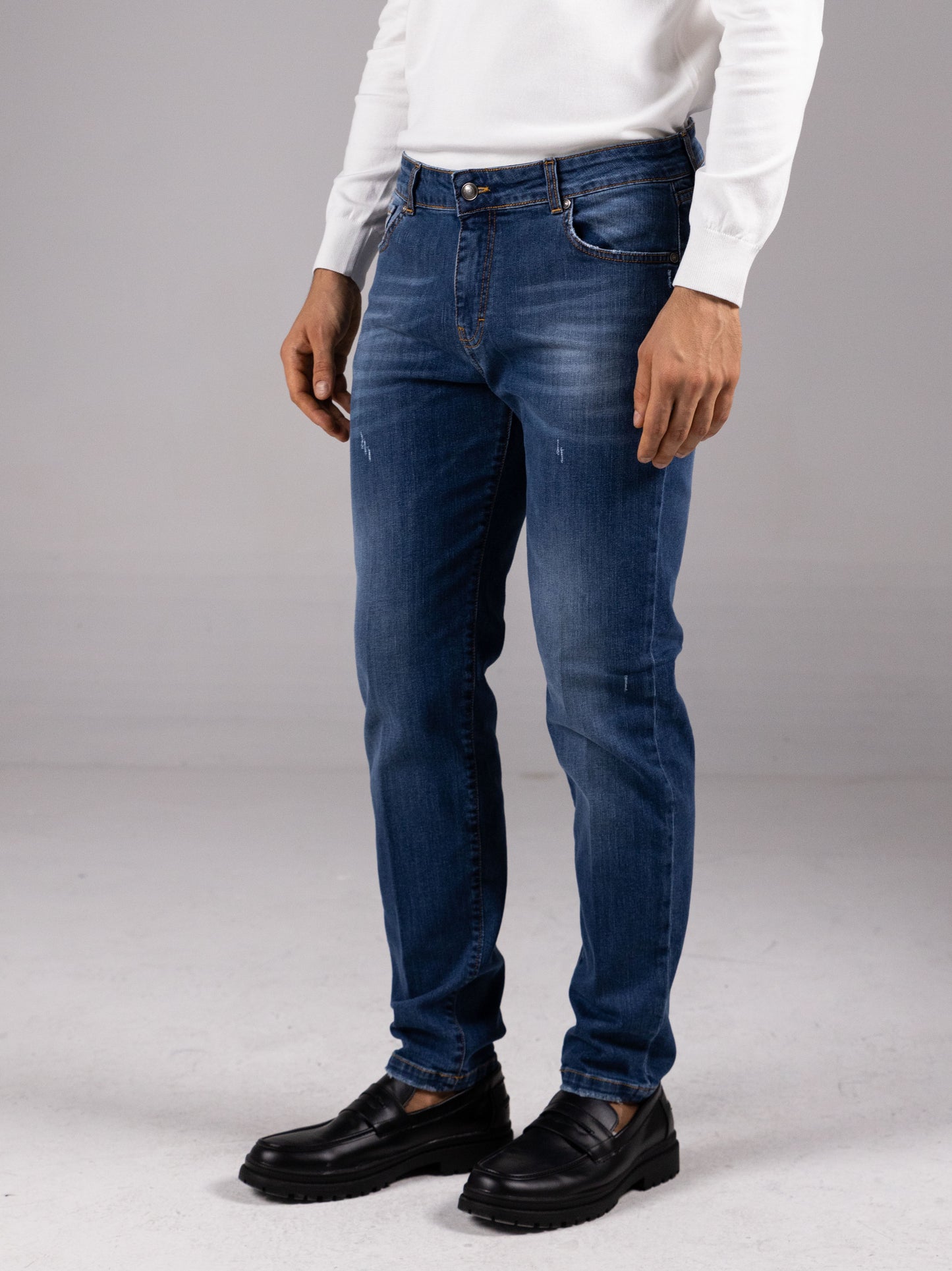JEANS LEONE