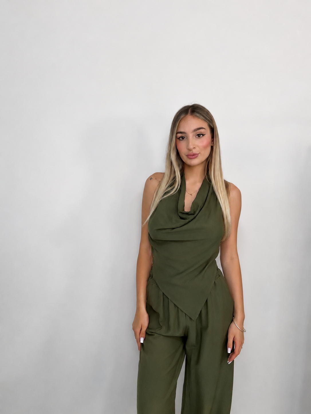 Set Nicole