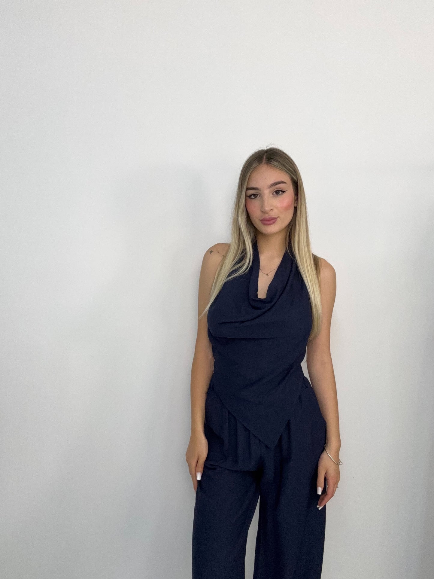 Set Nicole