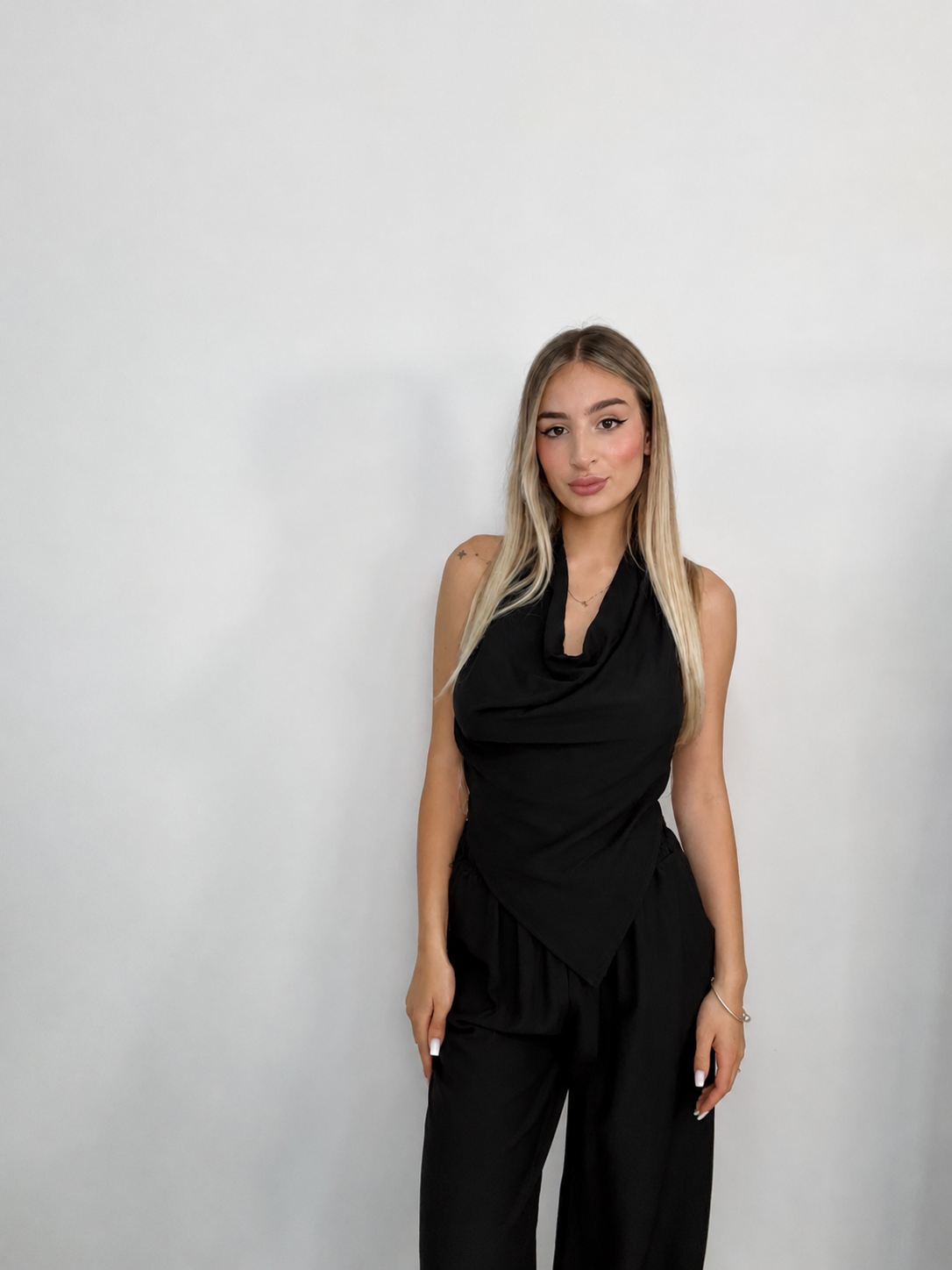 Set Nicole