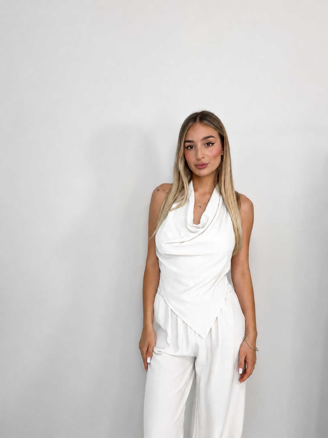 Set Nicole